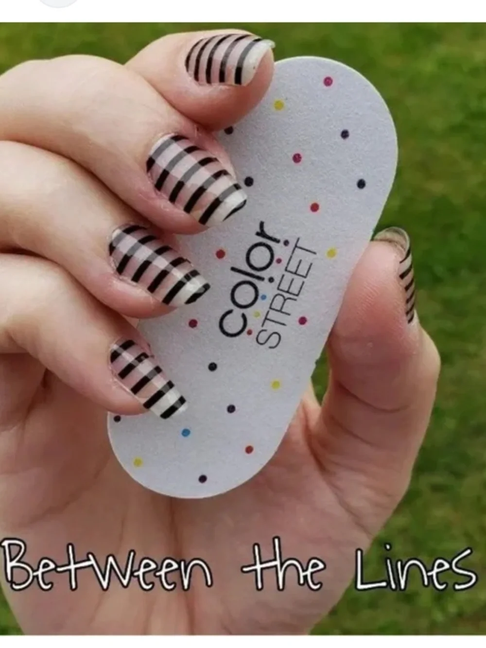 Color Street 100% real nail polish strips “ between the lines” FDL029 nip
